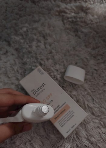Diğer The Purest Solutions SPF 50 Güneş Koruyucu Renkli.