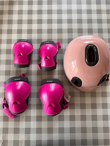 kız çocuk kask ve dizlik koruma