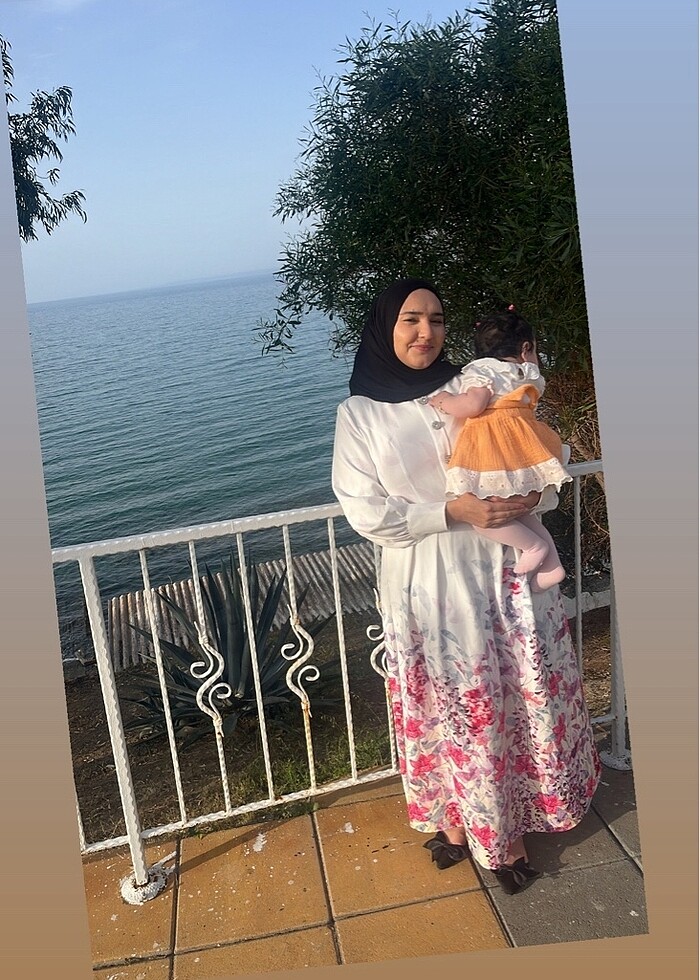 Çiçekli elbise - Görsel 2