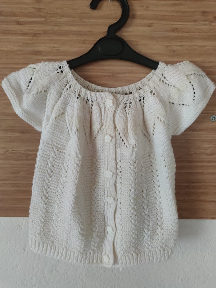 Kız Çocuk Beyaz Örgü Kısa Kollu hırka - Görsel 4