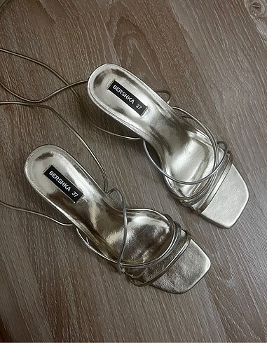 37 Beden Bershka topuklu sandalet