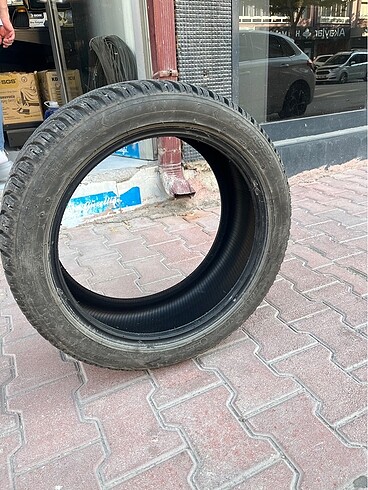 LASSA 225/45R17 kışlık lastik 1 ay kullanıldı