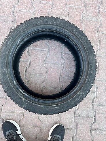 LASSA 225/45R17 kışlık lastik 1 ay kullanıldı