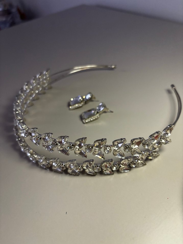 Pullu Beyaz Taç ve Küpe Seti - Görsel 4