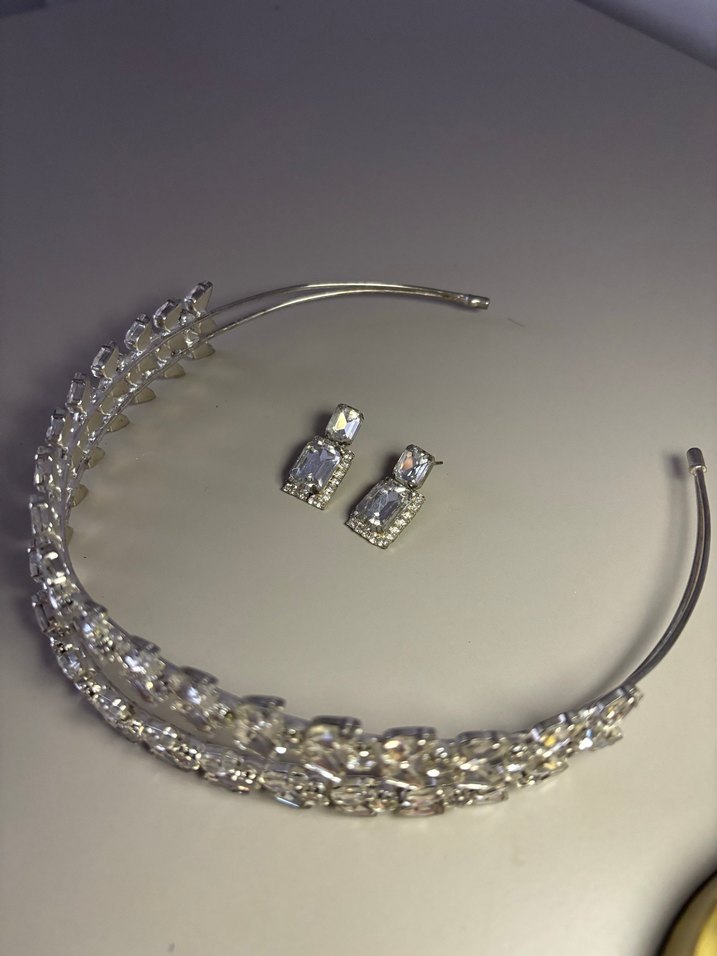 Pullu Beyaz Taç ve Küpe Seti - Görsel 3