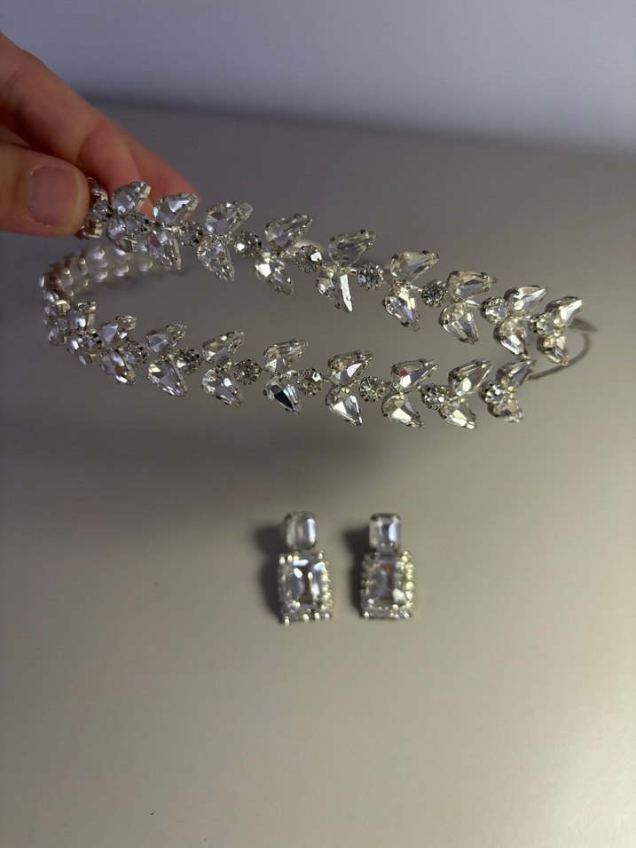 Pullu Beyaz Taç ve Küpe Seti - Görsel 2