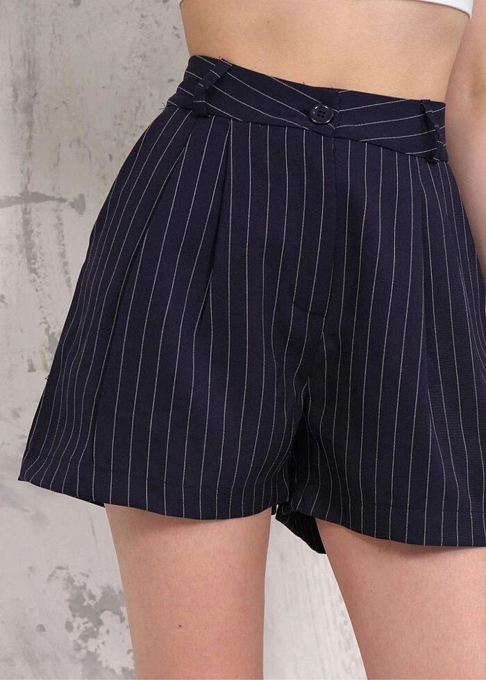 Çizgili Düğmeli Şort - Görsel 5
