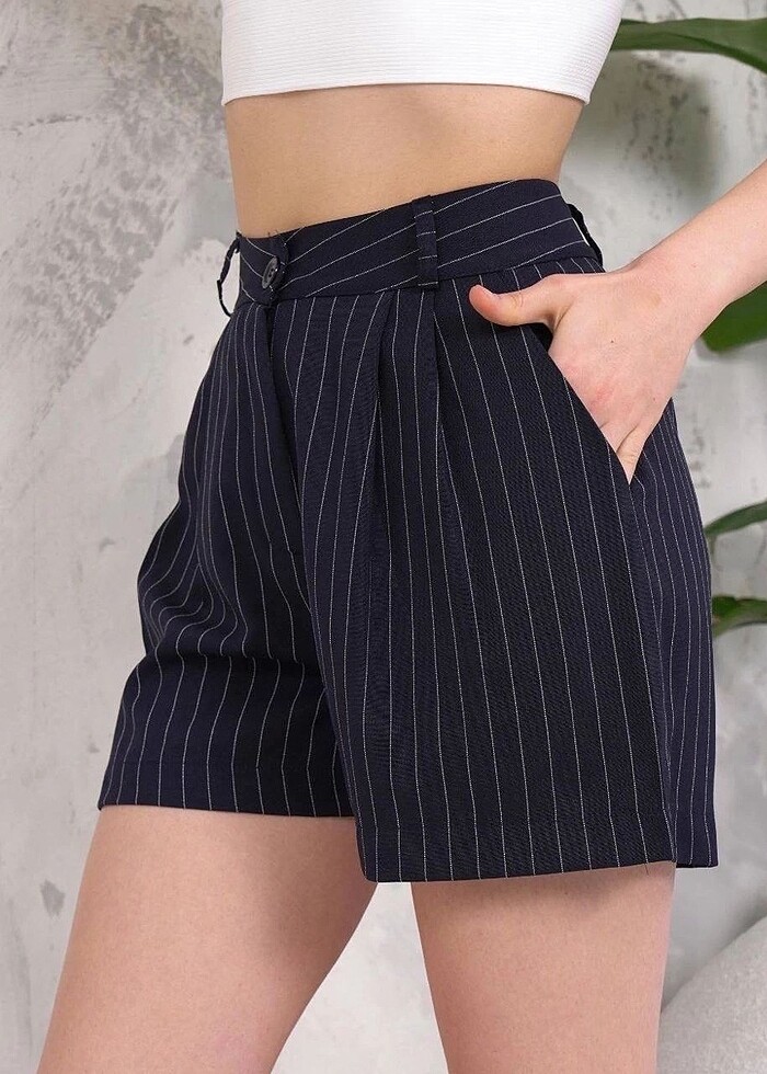 Çizgili Düğmeli Şort - Görsel 3