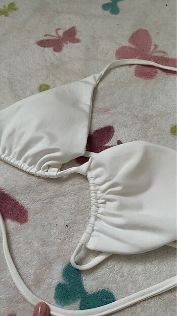 Beyaz bikini üstü