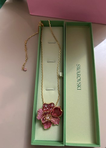 Beden pembe Renk Pembe Swarovski Çiçek Kolye Midi Boy