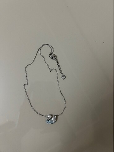 swarovski kuğu kolye