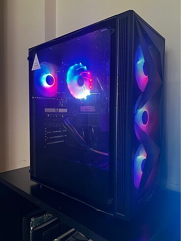 Ryzen 7 3700x RTX 4070 12GB