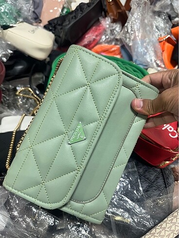 Prada kadın kız çocuk bayan çanta cüzdan parfüm yeşil beyaz siya