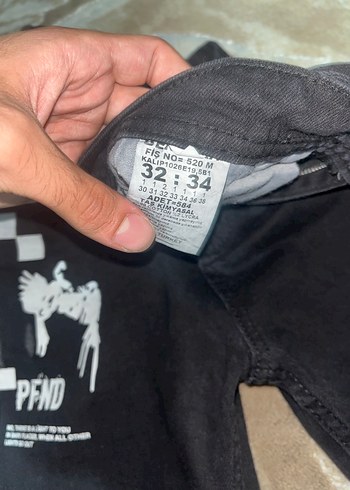 l Beden Siyah Baskılı Kemerli Regular Fit Kot Pantolon