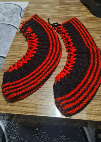 kırmızı siyah çizgili el örgüsü bayan uzun patik - Görsel 3