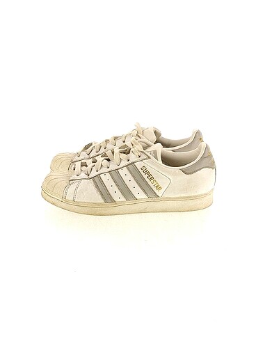 Adidas Spor Ayakkabı %70 İndirimli.