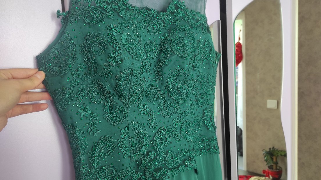 Dantel Detaylı Uzun Yeşil Abiye Elbise - Görsel 2