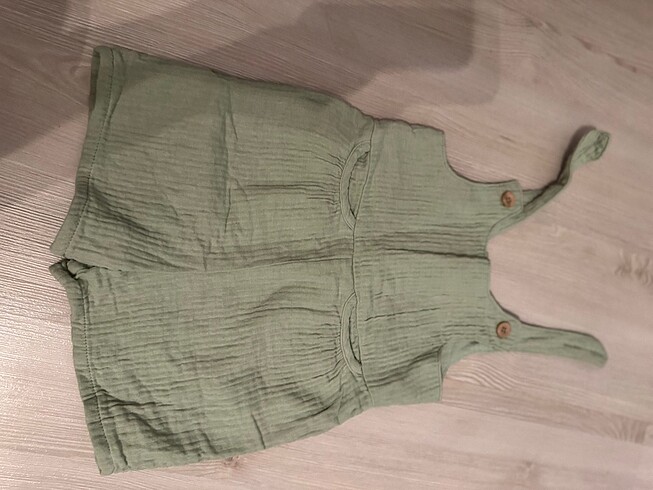 Kız bebek tulum ve yakası dantel detaylı bluz