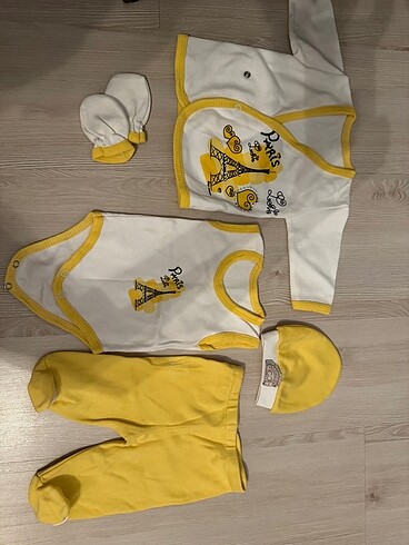 Kız bebek hastane çıkışı