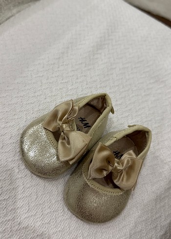 Kız Çocuk Altın Renk Fiyonklu Babet 12/13 numara - Görsel 2