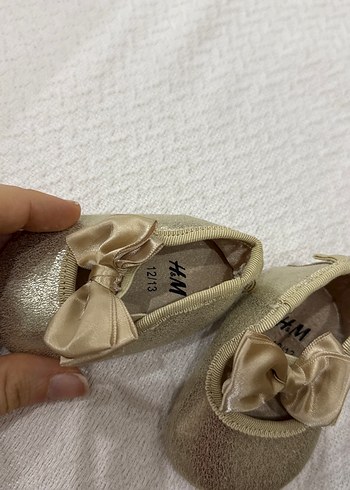 Kız Çocuk Altın Renk Fiyonklu Babet 12/13 numara - Görsel 3