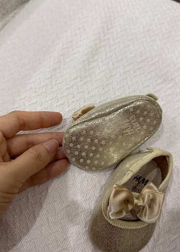 Kız Çocuk Altın Renk Fiyonklu Babet 12/13 numara - Görsel 4