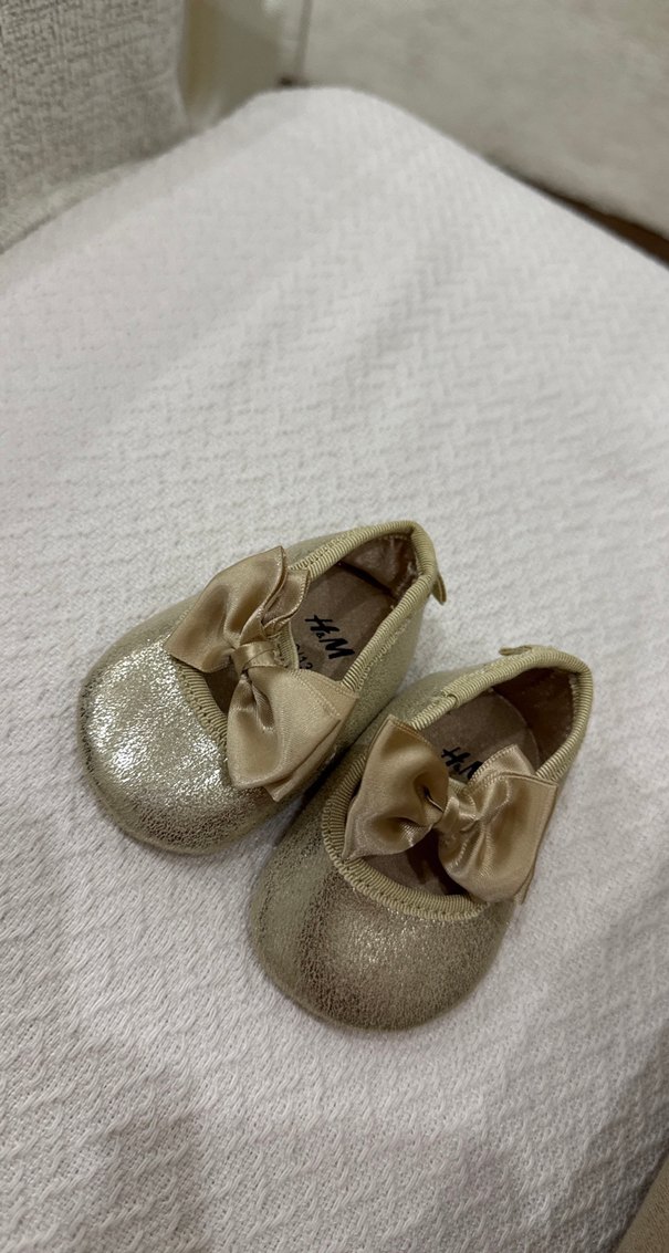 Kız Çocuk Altın Renk Fiyonklu Babet 12/13 numara - Görsel 2