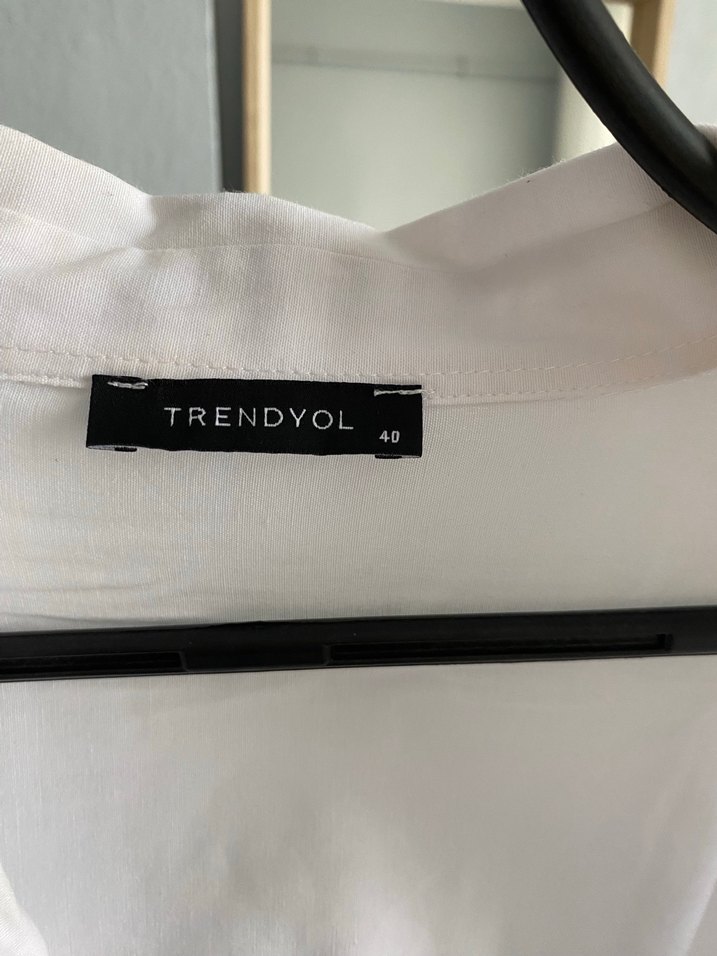 Kadın Beyaz Keten Düğmeli Gömlek - Görsel 2