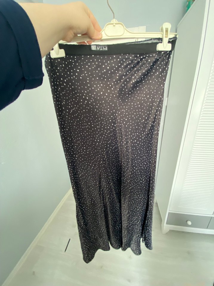 Uzun Siyah Drapeli Kadın Etek - Görsel 2