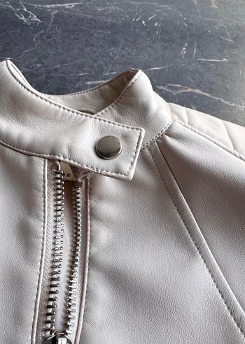Beyaz Kısa Deri Biker Ceket - Görsel 3