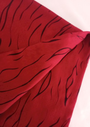 Kırmızı Pliseli Kadın tülbent - Görsel 2