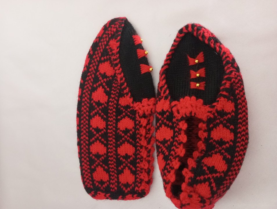 Nakışlı Siyah-Pembe Örgü Kadın Ev Terliği - Görsel 2