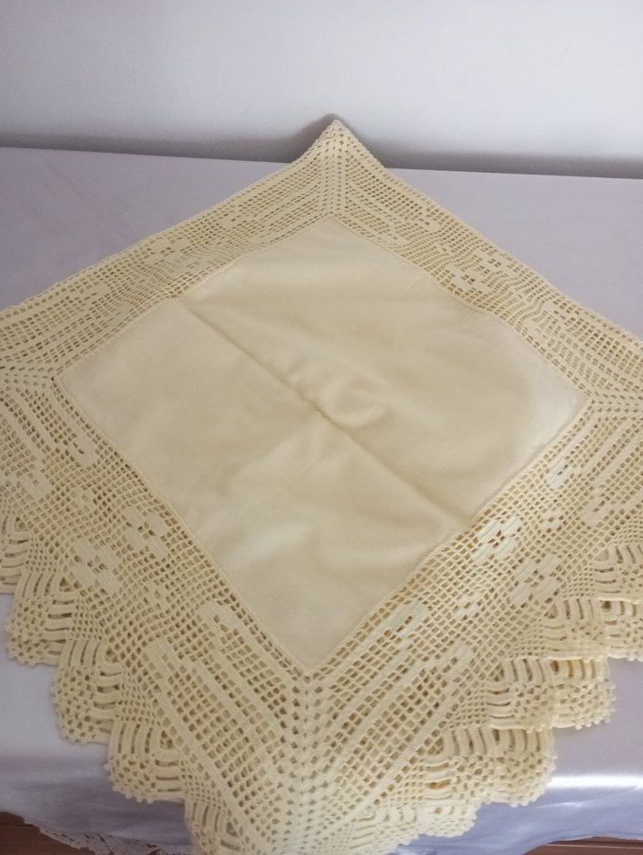 Krem Renk İşlemeli Dantel Masa Örtüsü - Görsel 3