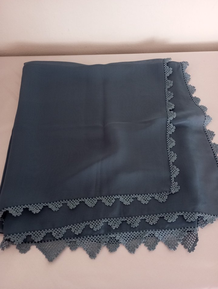 Gri Dantel Kenarlı Kadın şal - Görsel 2