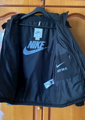 Nike Siyah Kapüşonlu Spor Mont - Görsel 4