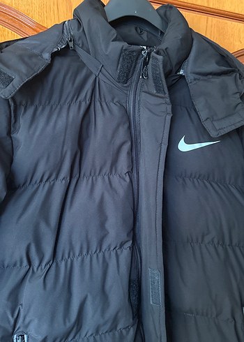 Nike Siyah Kapüşonlu Spor Mont - Görsel 3