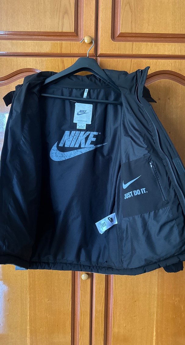 Nike Siyah Kapüşonlu Spor Mont - Görsel 4