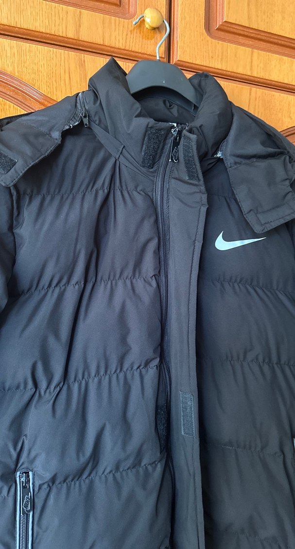 Nike Siyah Kapüşonlu Spor Mont - Görsel 3