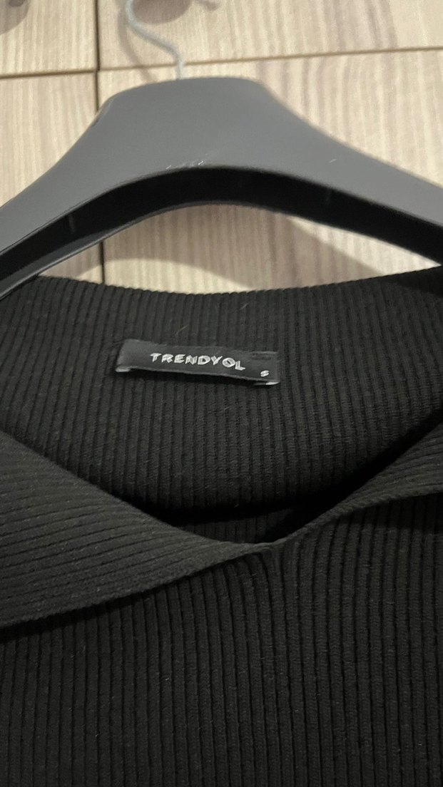 Kadın Siyah Yüksek Yakalı İnce Triko - Görsel 2