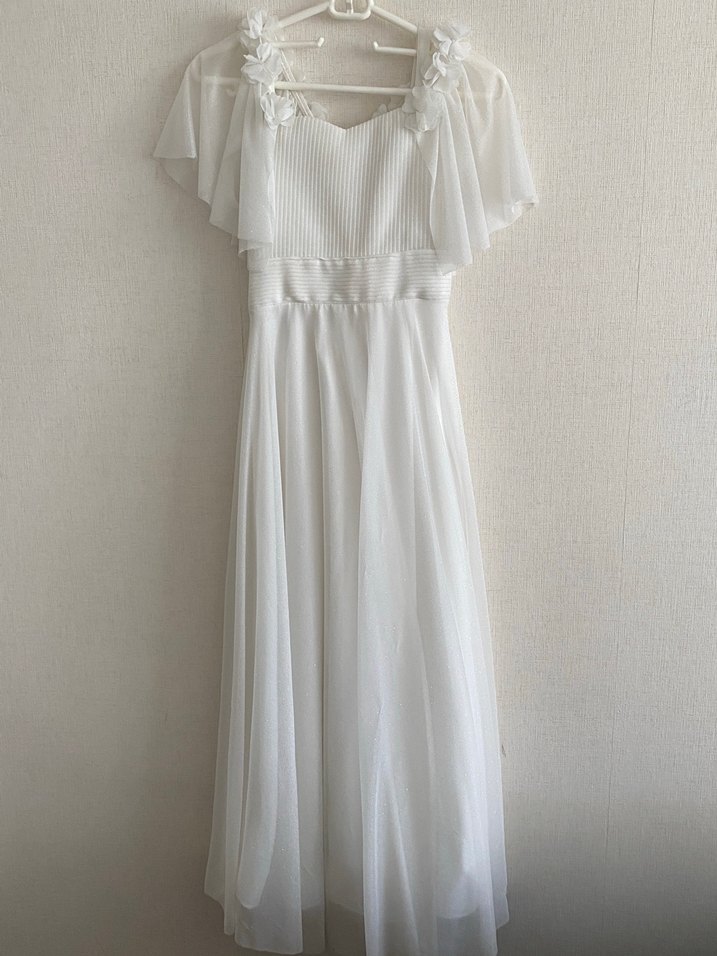 Çiçek Detaylı Çocuklar İçin Beyaz Gelinlik - Görsel 3