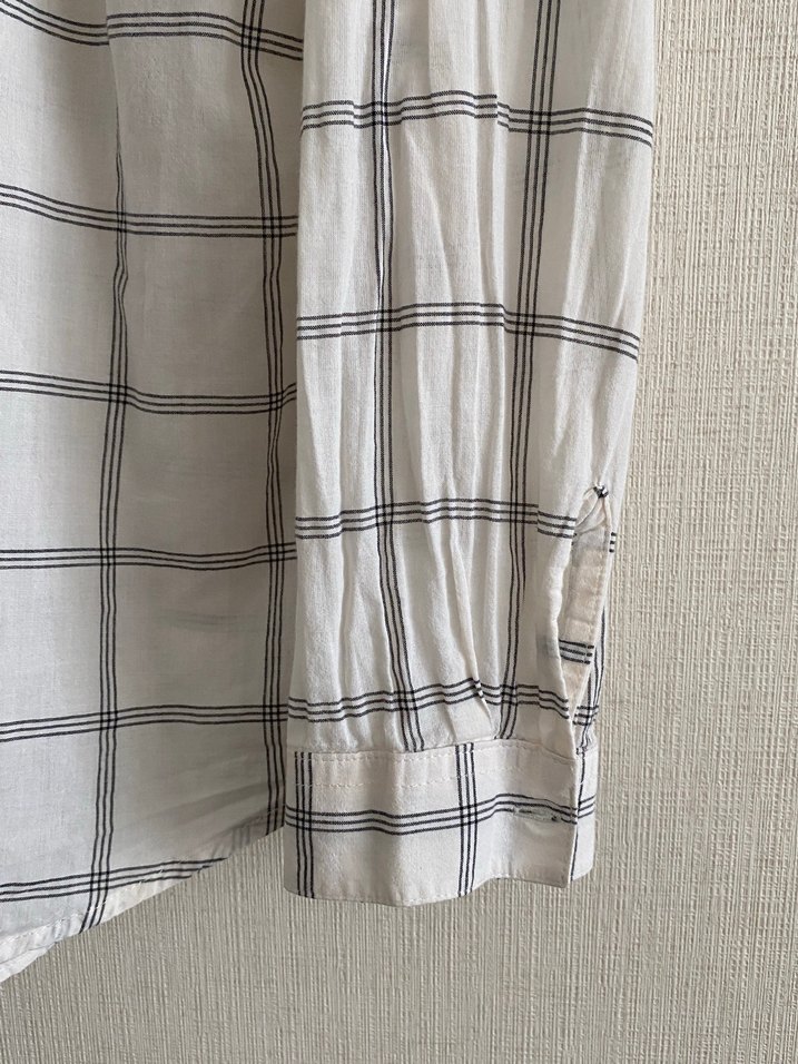 Düğmeli Kemik Rengi Uzun Kollu Gömlek - Görsel 3