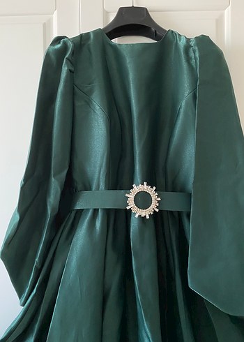 Tesettür Zümrüt Yeşili Abiye ve Uyumlu Saten Şal - Görsel 5