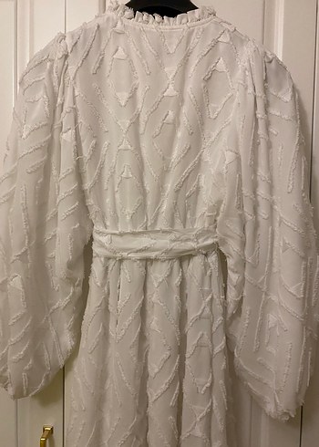 Beyaz Astarlı Elbise - Görsel 4