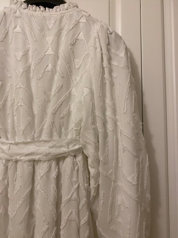 Beyaz Astarlı Elbise - Görsel 5