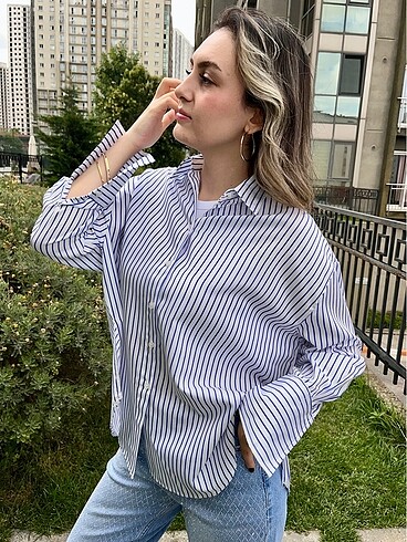 Mavi Çizgili Oversized Gömlek - Görsel 2