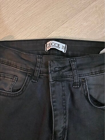 29 Beden Siyah Modern Paça Detaylı Pantolon