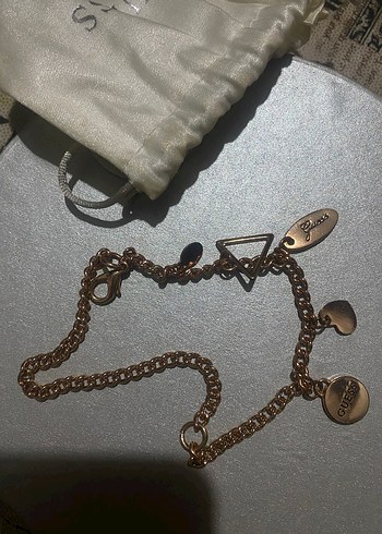 Guess Zincir Detaylı Altın Guess Kadın Bileklik