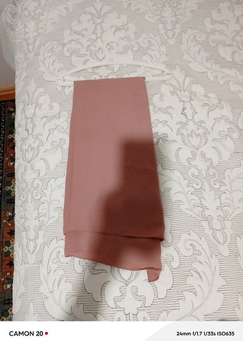 Kadın Bej Pilili Saten Şal