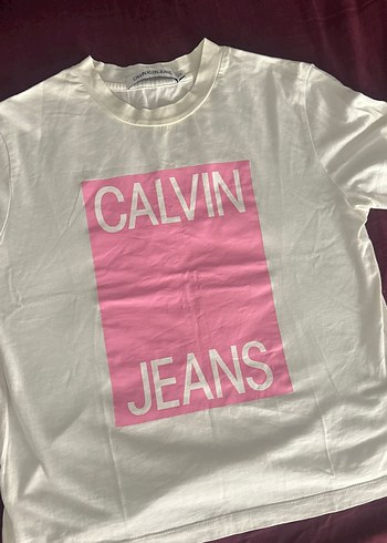 Calvin Klein Pembe Baskılı Kısa Kollu Tişört - Görsel 2