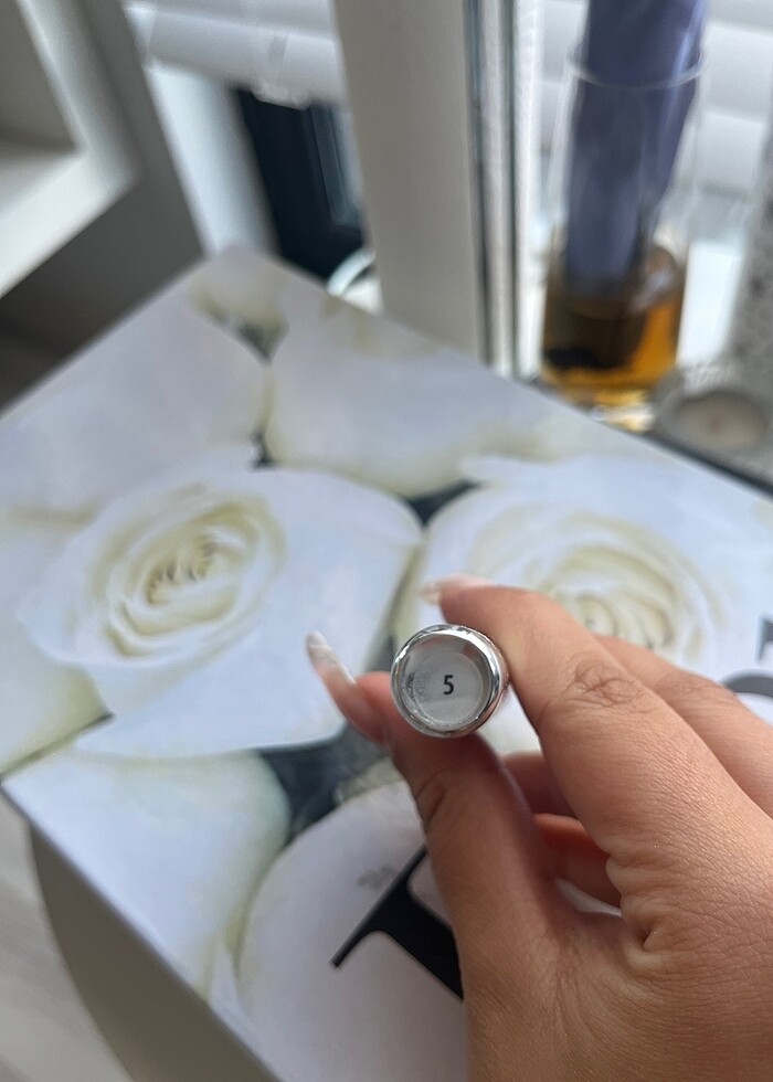 Benefit kaş sabitleyici - Görsel 2